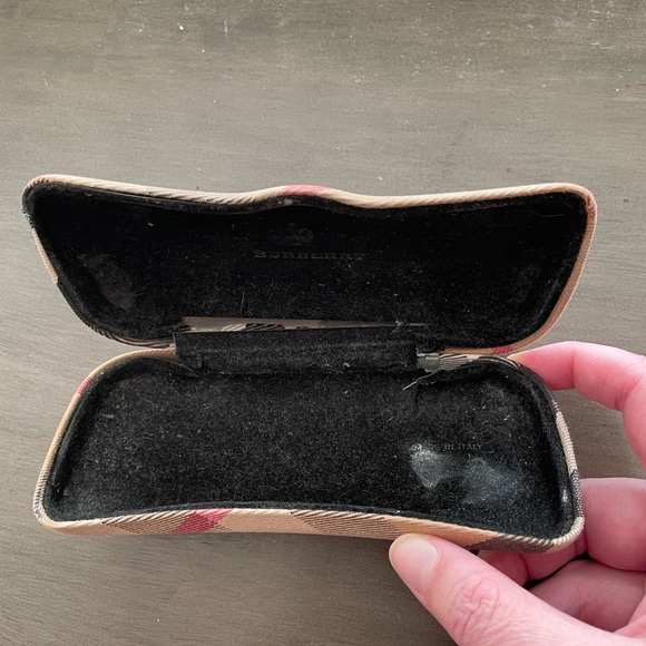 Burberry eye glass case - Picture 3 of 5